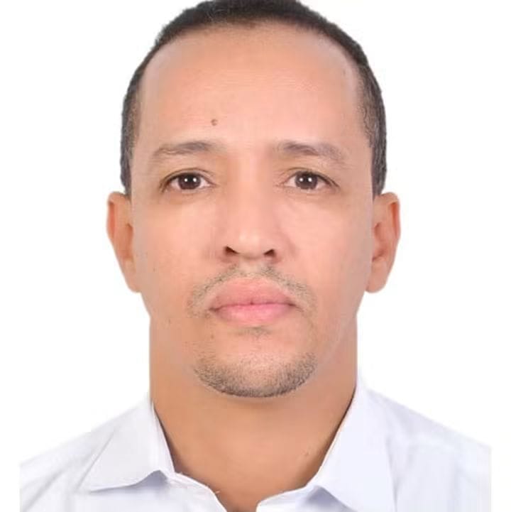 الدكتور اعل الشيخ التلمودي يجري عملية معقدة لطفلة في السابعة تعرضت لاعتداء جنسي